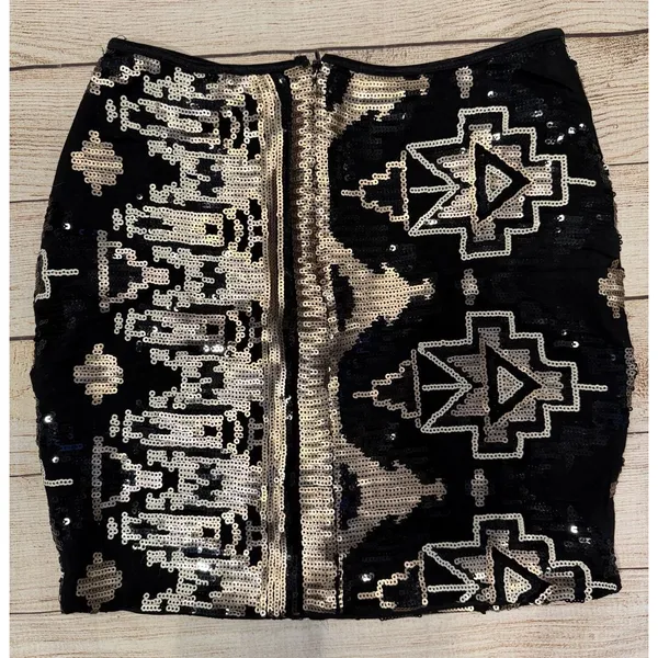 Express Adrienne Women's Aztec Sequin Mini Skirt Black w/ Gold Silver Stretchy Medium - Image 2