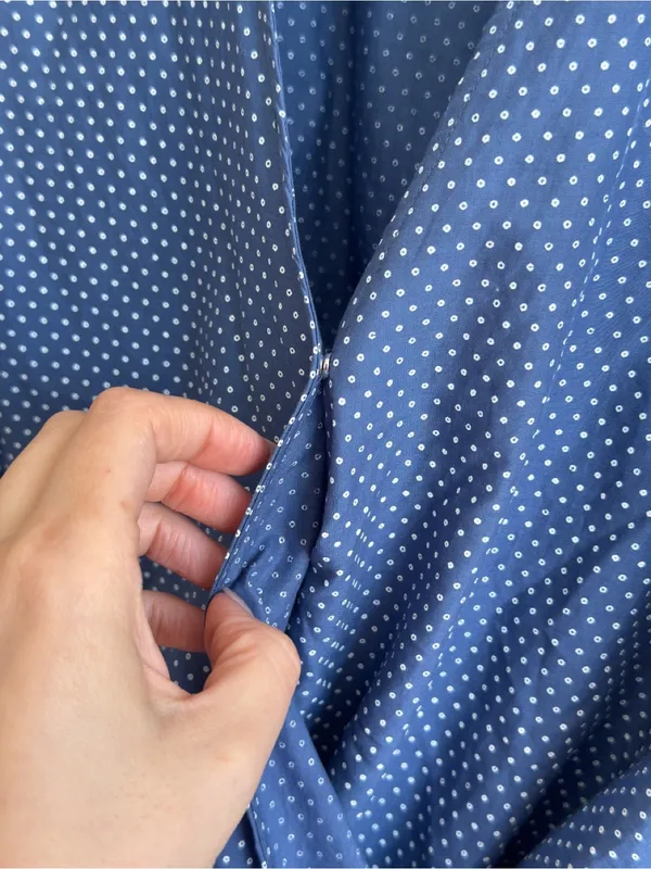 PAIGE Aeldra Wrap Top Blue White Dot Print Long Sleeve Blouse Size M - Image 7