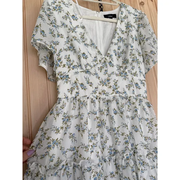 NWT Lulus So True White Floral Print Tiered Short Sleeve Mini Dress Casual Sz L - Image 4
