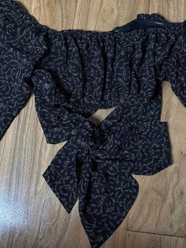 Women’s Black Floral Tie-Front Off-Shoulder Top - Image 2