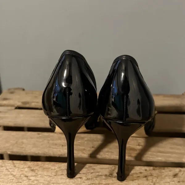NEW Marc‎ Fisher Hadama 8M Black White Studded Heels Rockabilly A26 - Image 11