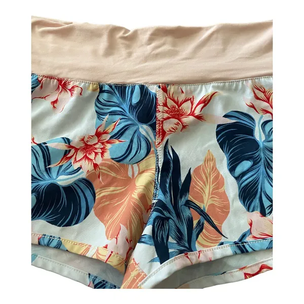 Roxy Pink and blue shorts, drawstring waist, excellent condition, size small Measurements: Waist: side to side 13-14 inches Rise: 9 inches Inseam: 2 inches - Image 2