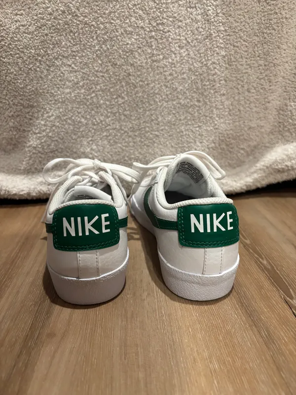 Nike shoes - Image 5