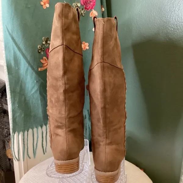 London Rag Faux Suede Brown Boots With Threaded‎ Design On Side - Image 3