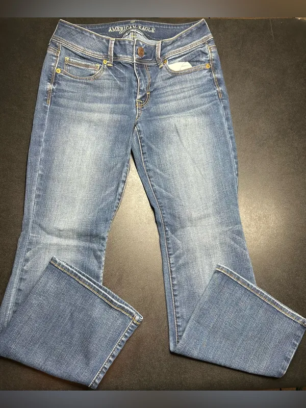 American Eagle Women’s Size 8 Short Low Rise Kick Bootcut Jeans - Image 3