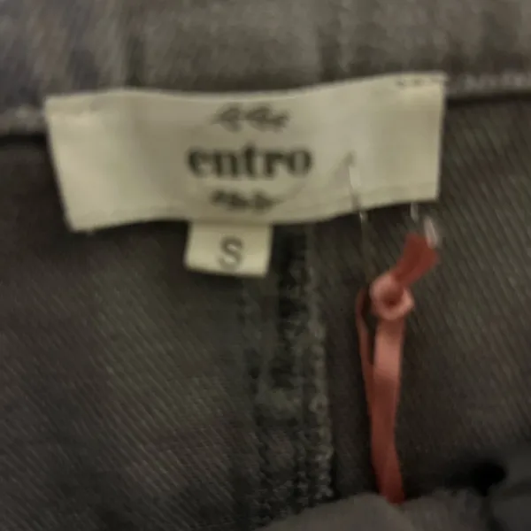 entro gray skirt NWT - Image 4