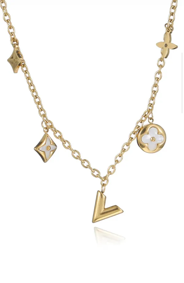Iconic Clover Pendant Bold Chain Necklace - Image 2