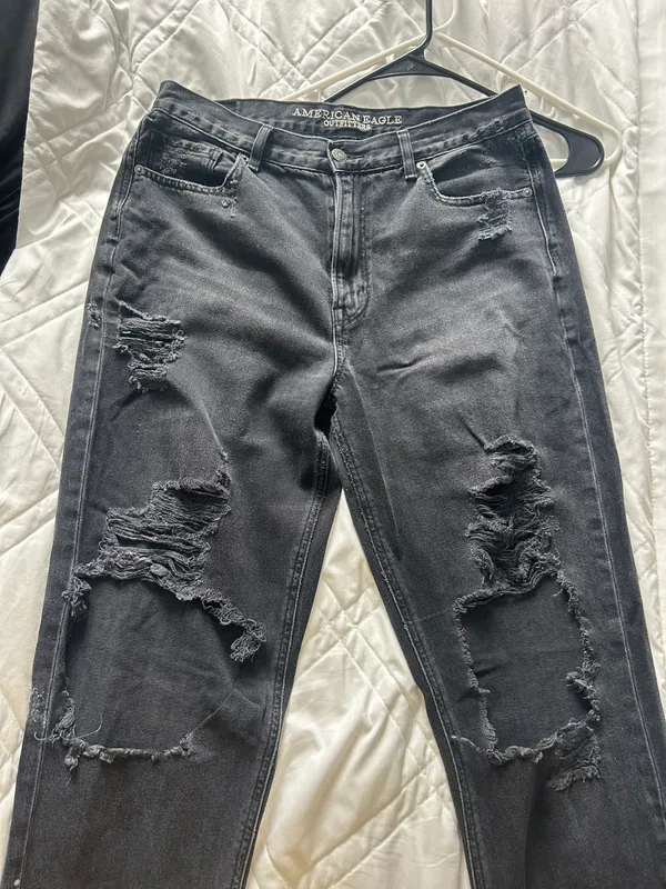 American Eagle Distressed Black Jeans - Image 3