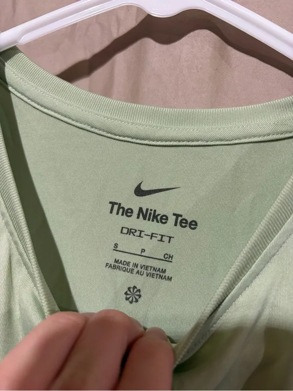 Nike tank top - Image 2