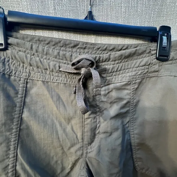 North Face Lightweight Hiking Pant army green- women’s 16 short - Image 8