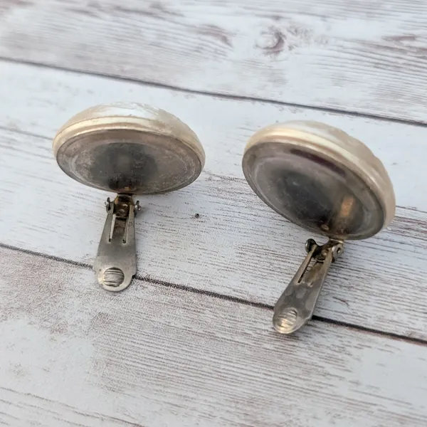Vintage Clip On Earrings Light Golden Tone Large Chunky Statement 1 & 3/8" - Image 6