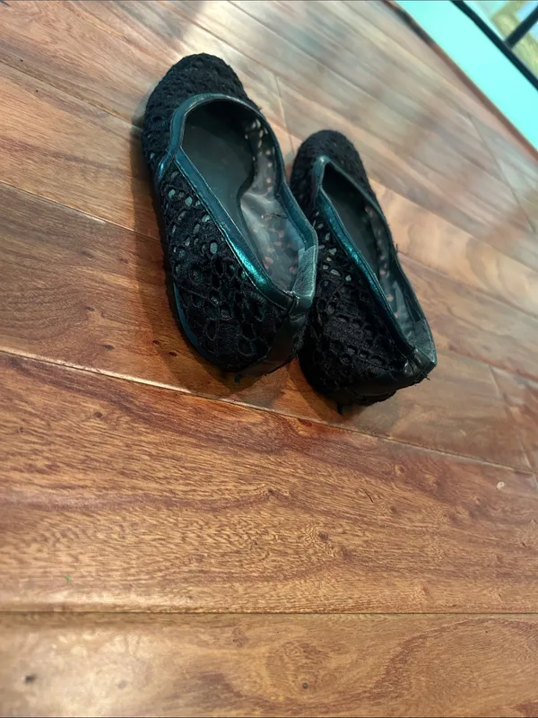 Stuart Weitzman Black Crochet Lace Ballet Flats Size 7.5 - Image 8