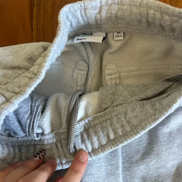 Aritzia TNA Cozy Sweatfleece Mega Cargo Sweatpants  - Image 5