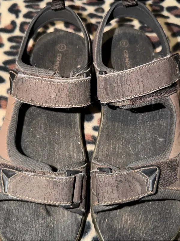 vintage brown sandals with adjustable straps Size 7 - Image 3