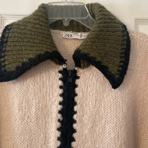 Zara Pink and Olive Knit Sweater size XL length 26” bust 48” zipper front - Image 3
