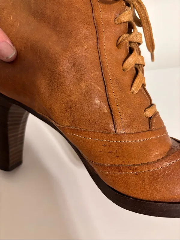 Frye womens 9.5 M Bella Hi Lace Up 77112 Brown Ankle Boots Bootie 4” Heel Italy - Image 7