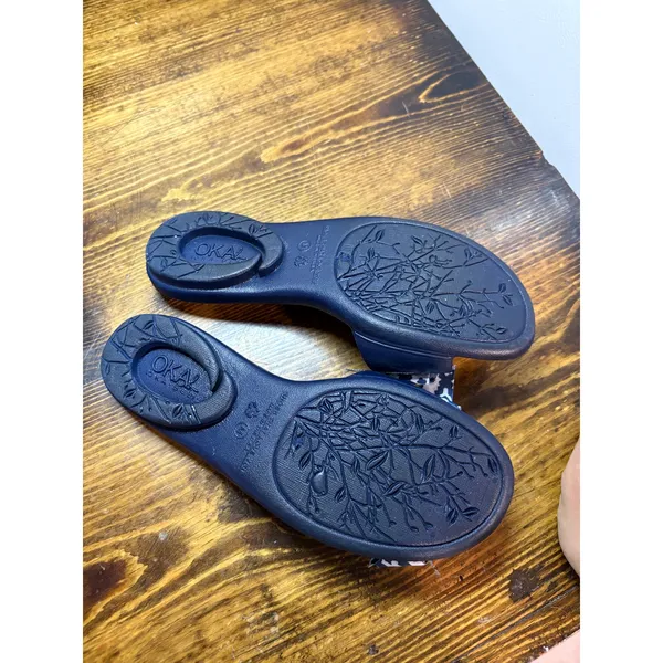Oka-B Navy Slide Bow Sandals Size Medium (8.5) - Image 5