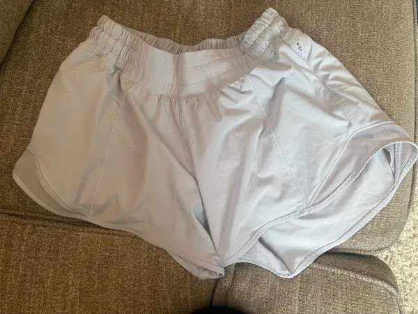 Lululemon Hotty Hot Shorts Long 4" - Image 2