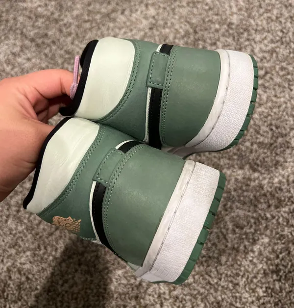 Jordan 1 Dutch Green Mids - Image 5