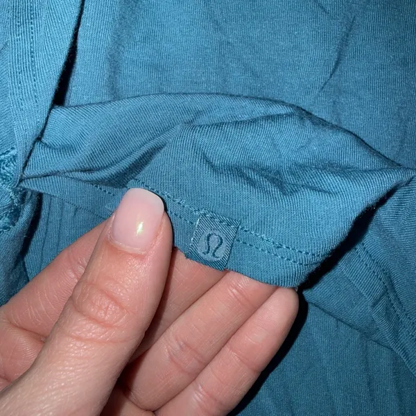 Lululemon Love Tank‎ Top Women Sz 2 Teal Excellent Scoop Neck Curved Hem LW1DIFS - Image 4