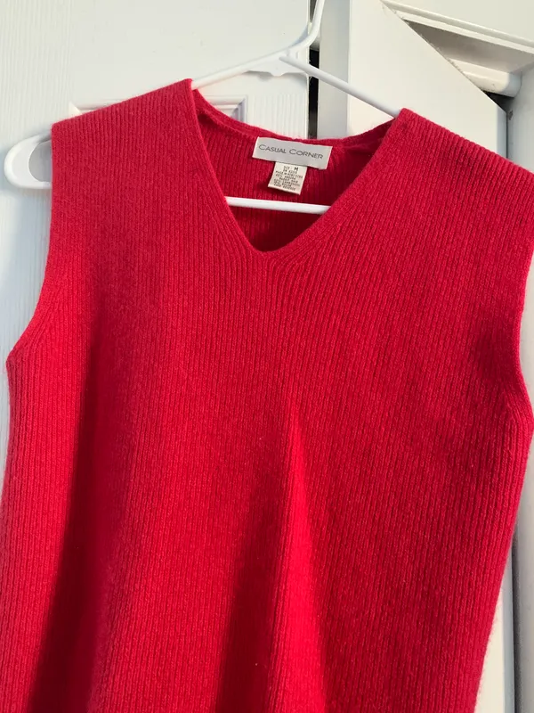 Sweater Vest Red Size M - Image 2