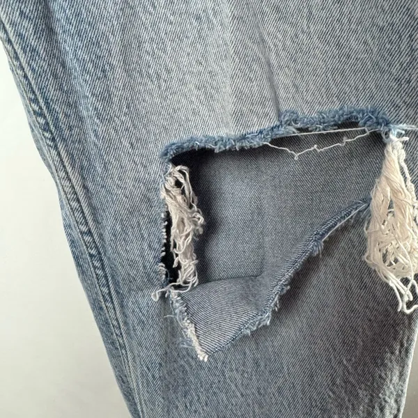 Abercrombie & Fitch Distressed The Dad High‎ Rise Jeans in Blue Size 27 - Image 5
