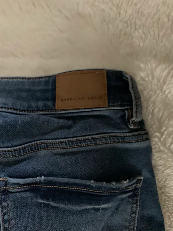 American Eagle Outfitters - Image 9