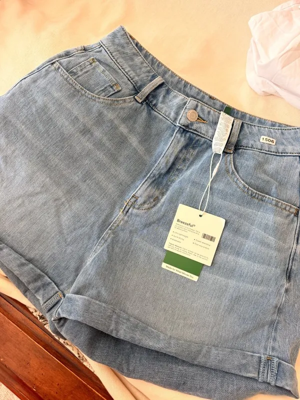 Halara Small Womens Light Wash Denim Shorts With Rolled Hem & Pockets - Size Sma - Image 2