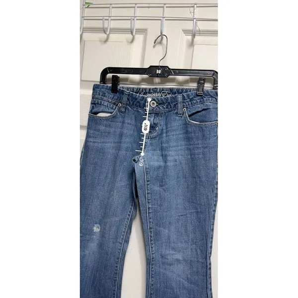 American Eagle Women Blue‎ Medium Wash Low Rise Wide Leg Flare Jeans Size 4? - Image 4
