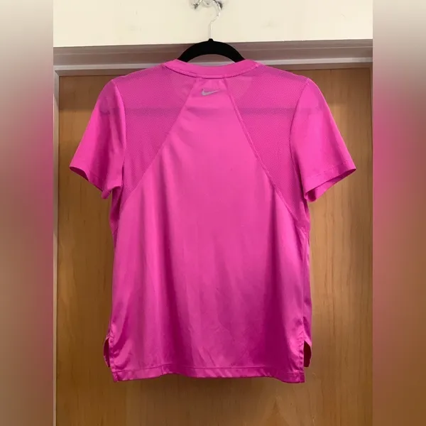 Nike Fuchsia Performance Tee.  Size-Small - Image 3