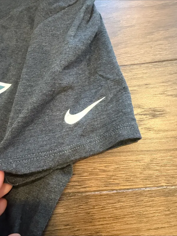Nike Dark Charcoal Gray Philadelphia Eagles V-Neck T-Shirt Size Medium - C54-033 - Image 4