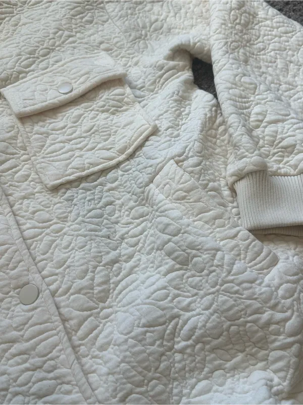 Le Lis Ivory Quilted Bomber Jacket - Image 3