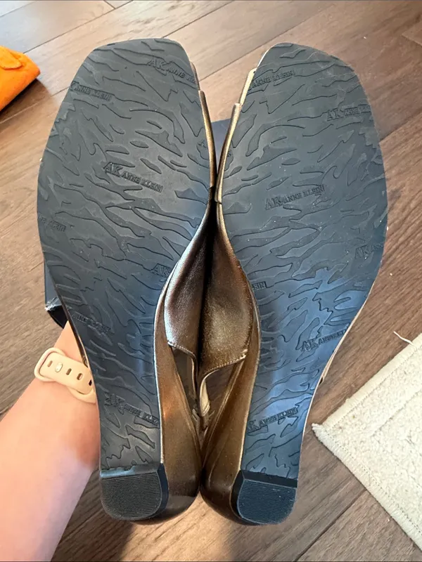 AK Anne Klein Bronze & Jeweled Heel Size 8 - C50-001 - Image 5