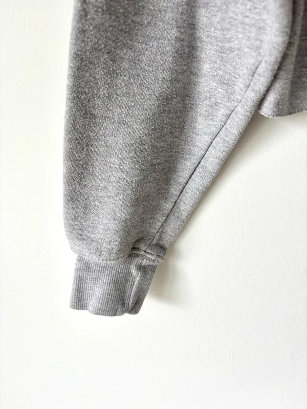 Brandy Melville Gray Rad Cropped Crew Neck Sweatshirt Y2K Streetwear Casual - Image 5