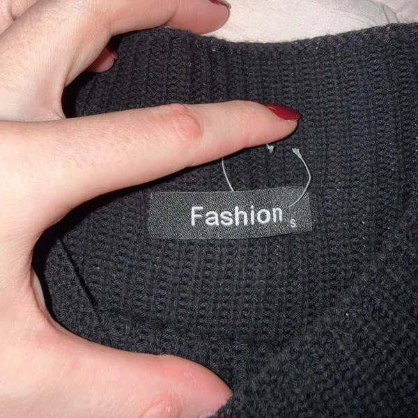 Black sleeveless mock neck knit sweater. Size small. - Image 3