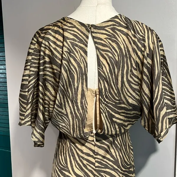 ASTR NWOT Flutter Sleeve Open Back Midi Dress Zebra - S ($99) - Image 8