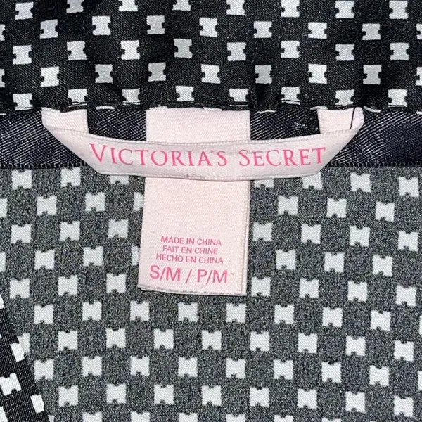 Victoria’s Secret Silky Black Robe with Pockets & Tie-Waist - Image 4