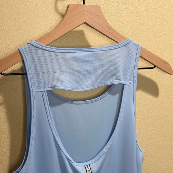 ADIDAS Xpressive Tank Top Size Medium - Image 5