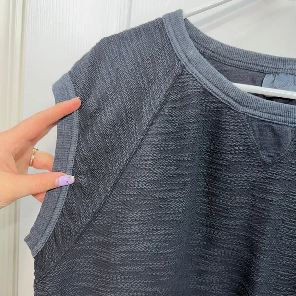 Universal‎ Thread navy blue textured Crewcut sleeveless 100% cotton shirt XL - Image 2