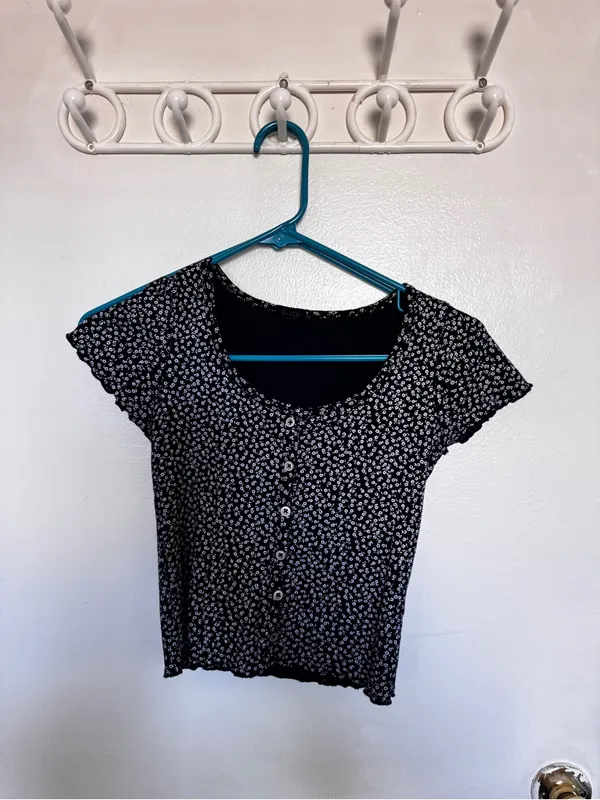 Brandy Melville Navy Button Crop Top - Image 2