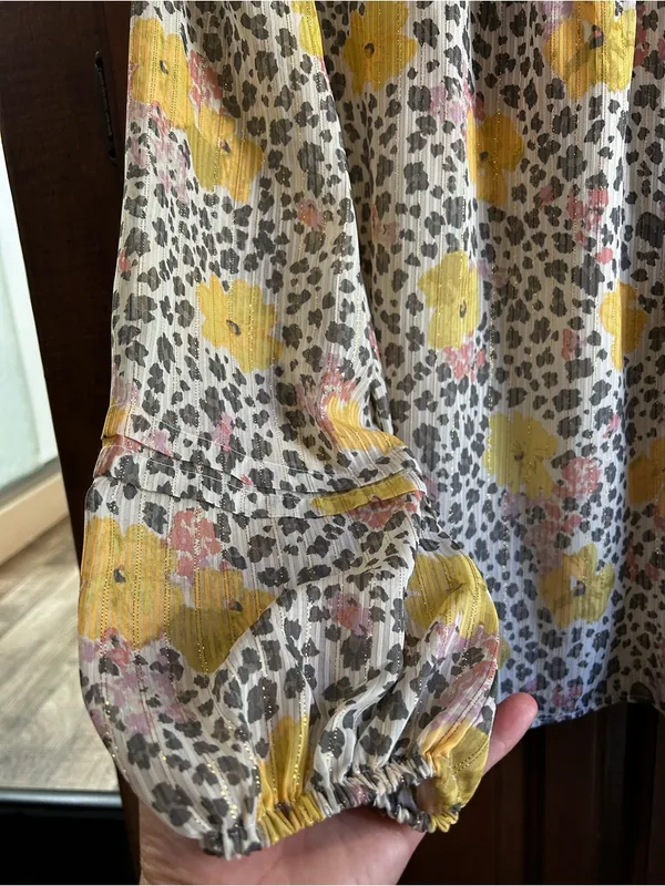 🌸Loft Chiffon Lined Floral Cheetah Pintuck Flowy Metallic Blouse Women's sz M - Image 10