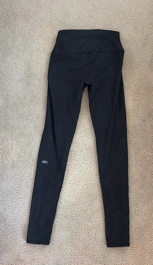 Alo Yoga Leggings - Image 3