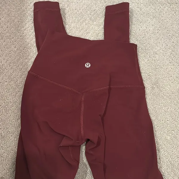 Lululemon Women's Burgundy Leggings - Image 3