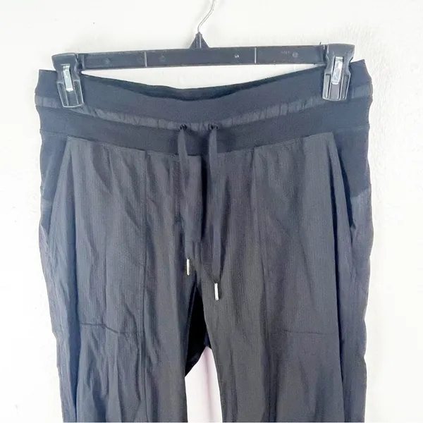 LULULEMON Black Dance Studio Secure Pockets Drawstring Waist Crop Pants Size 8 - Image 7