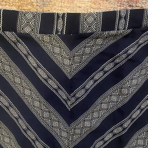 Xhilaration Pull-On Elastic Waist Bohemian Navy & White Shorts - Image 3