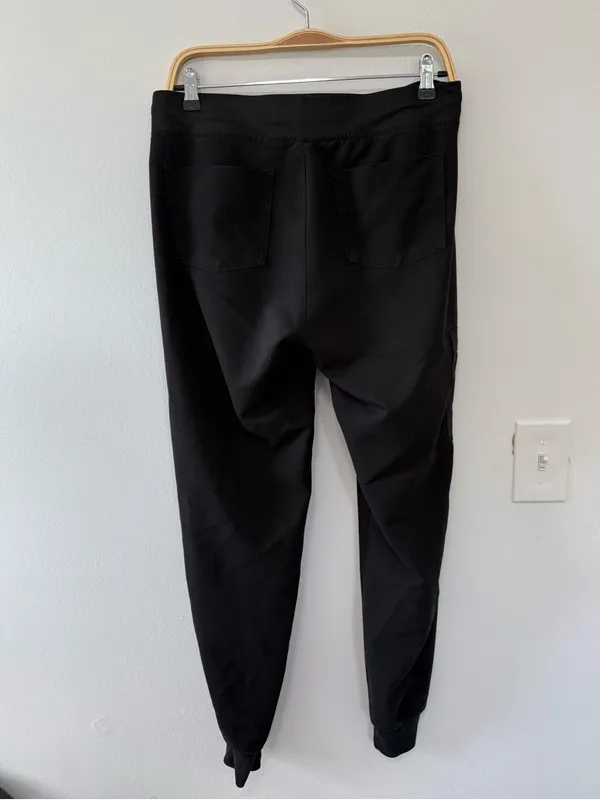 Figs Zamora Jogger Scrub Pant in Small - Image 4