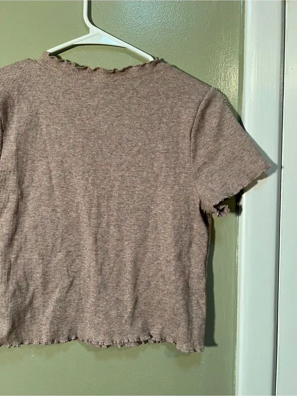 Wild Fable Women's Size XL Cropped T-Shirt V-Neck Ruffle Lettuce Edge Pink Brown - Image 7