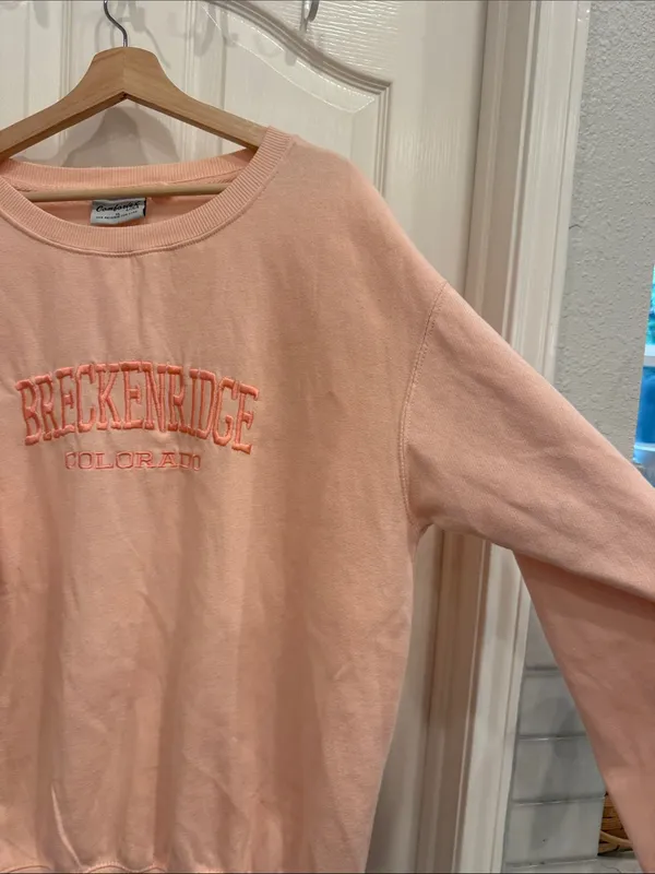 Breckenridge Colorado peach embroidered sweatshirt - Image 3