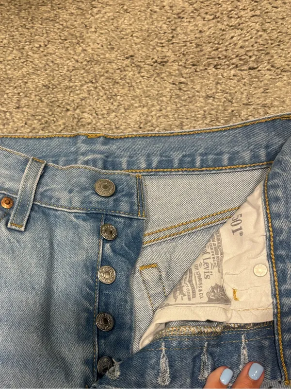 Levi’s 501 Light Blue Distressed Jeans W25 L28 - Image 2