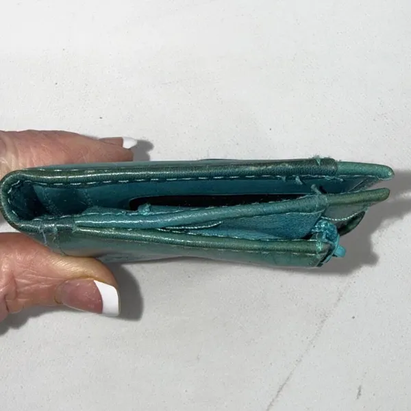 Buxton‎ Top Grain Cowhide Leather Minimalist Designer Turquoise Folding Wallet - Image 4